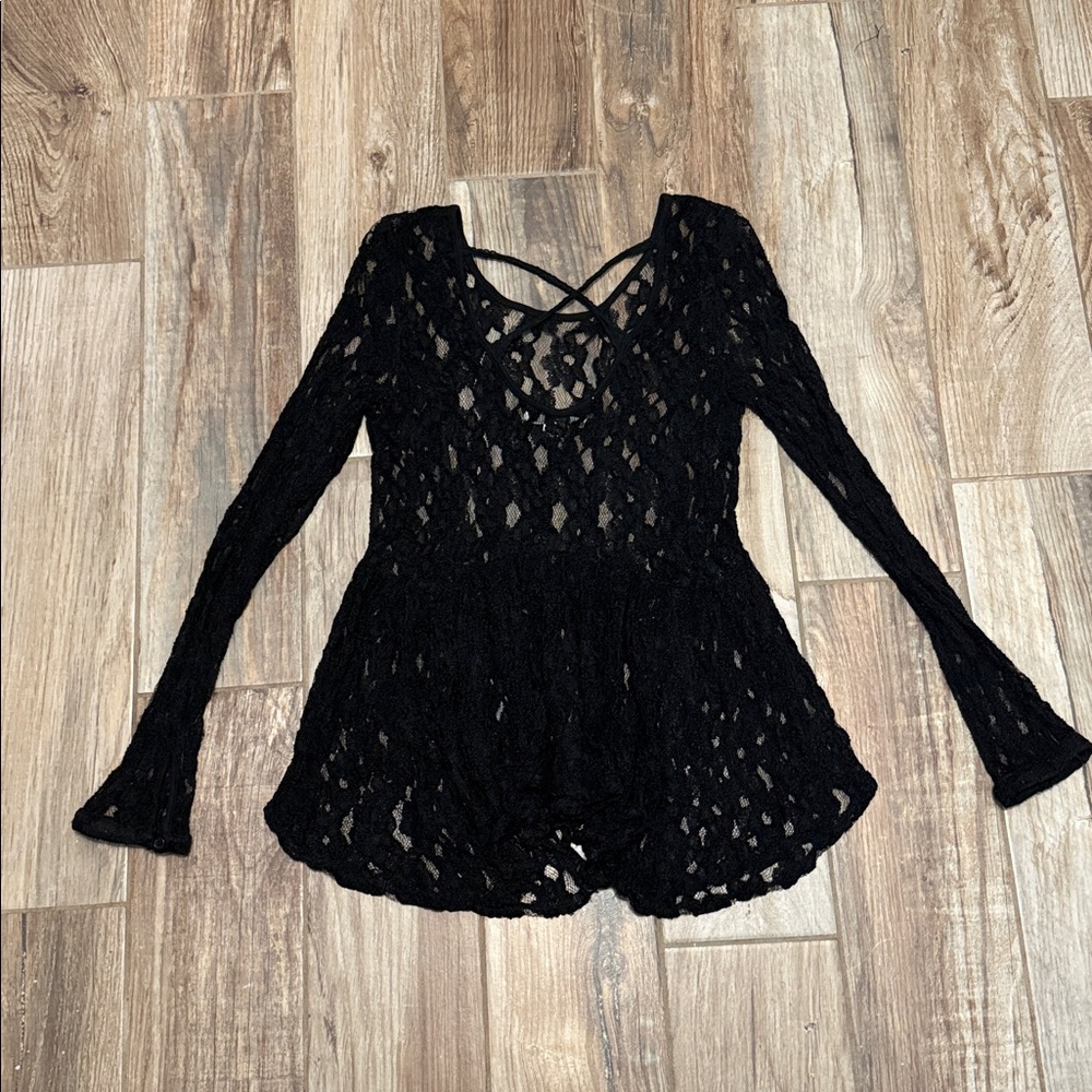 AnM Full Lace Peplum Long Sleeve Top - Picture 3 of 3